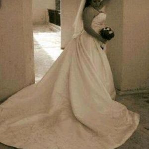 Wedding dress